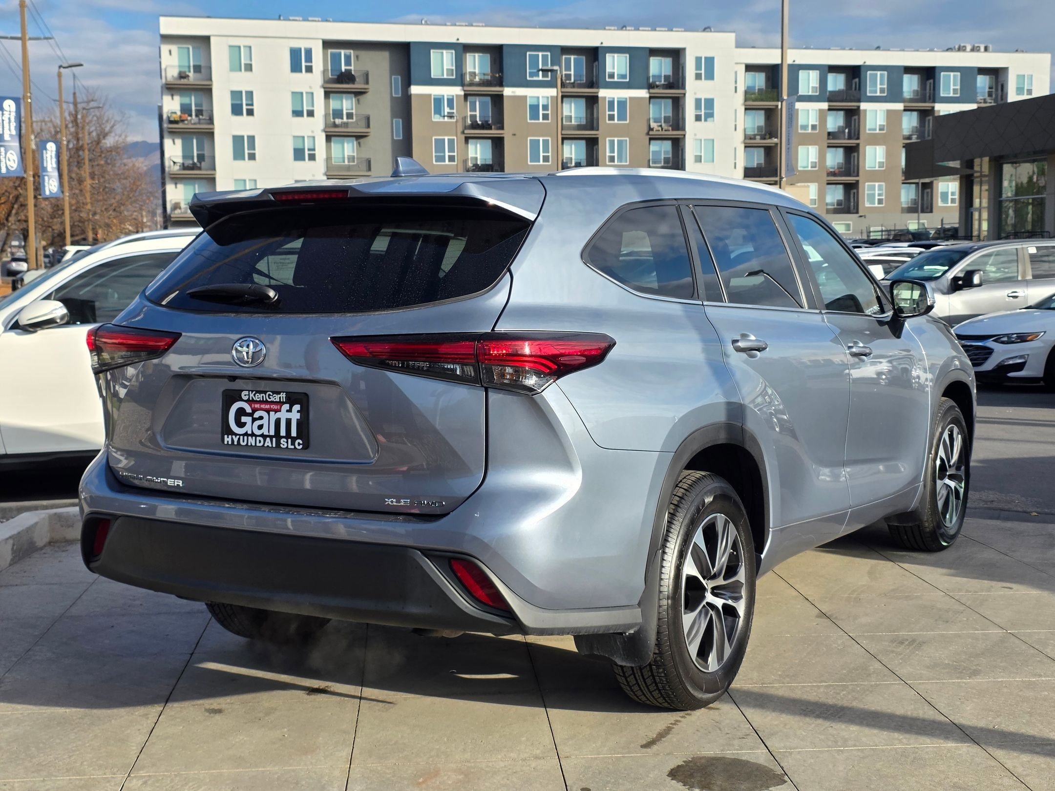 2023 Toyota Highlander Limited Platinum XLE XSE photo 2