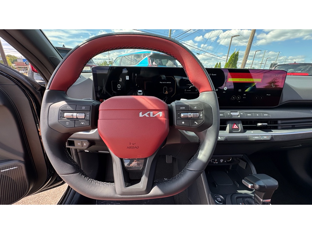 2025 Kia K4 GT-Line photo 11