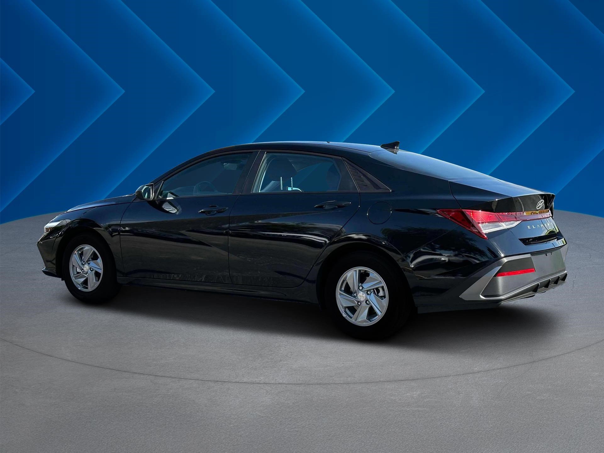 2025 Hyundai Elantra SE photo 4