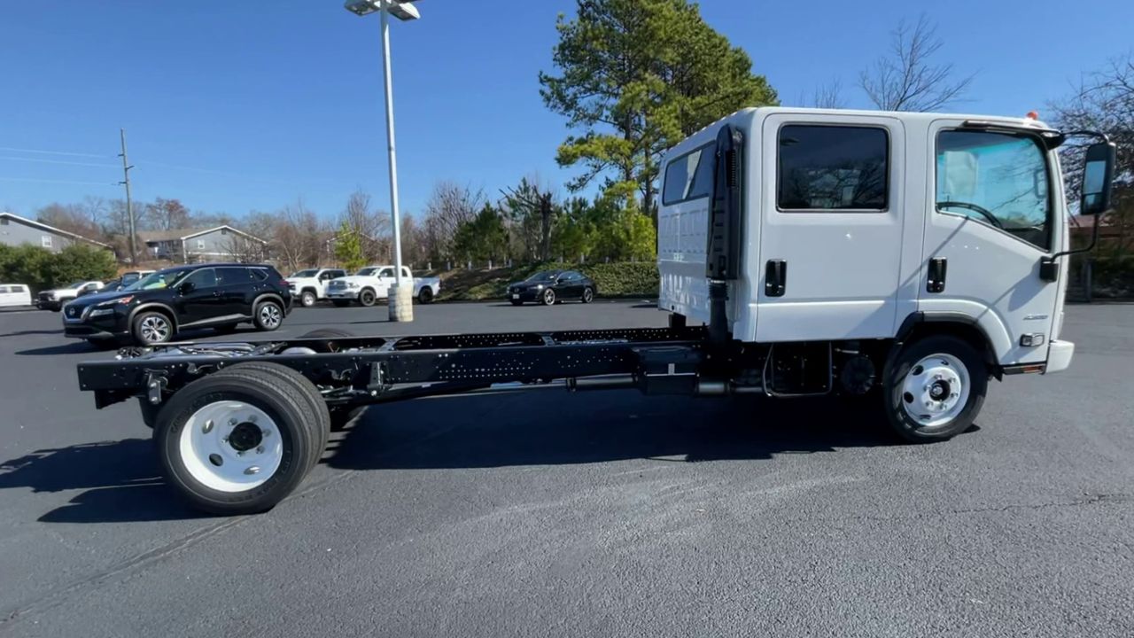 2024 Chevrolet Silverado 4500HD photo 34
