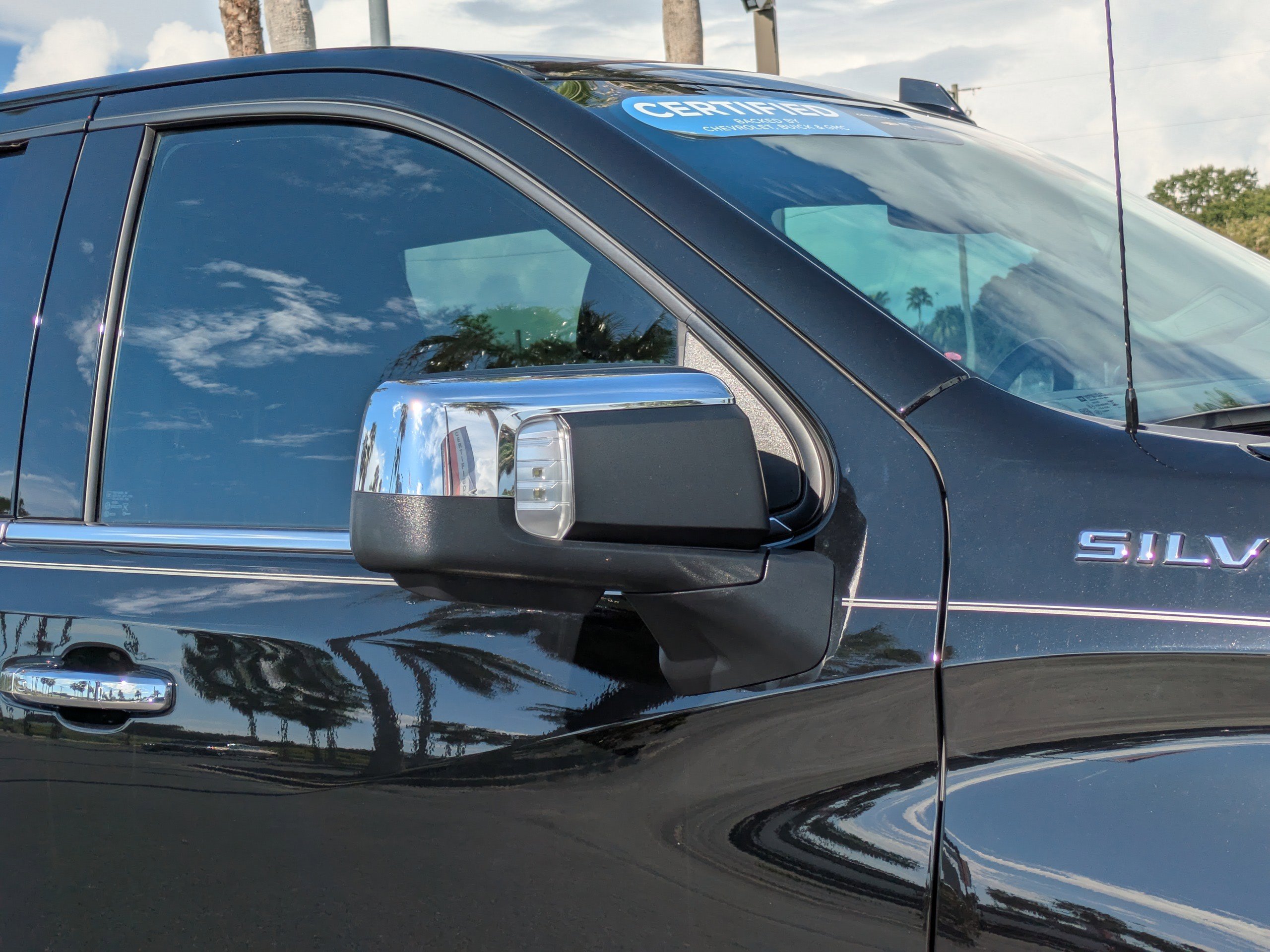 2023 Chevrolet Silverado 1500 LTZ photo 10