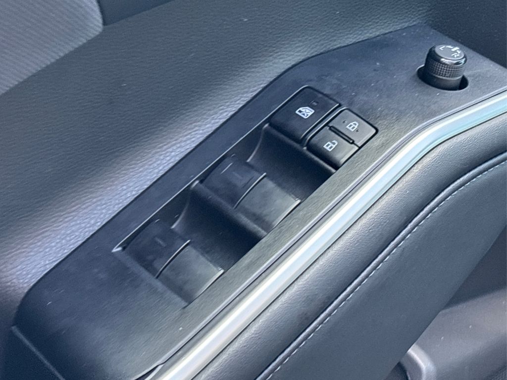 2023 Toyota Highlander L photo 31