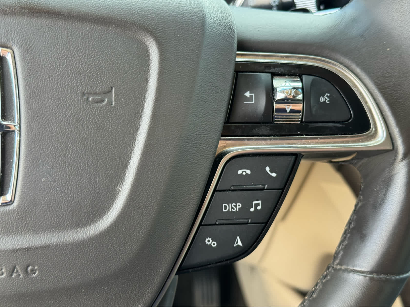 2019 Lincoln Nautilus Reserve photo 20