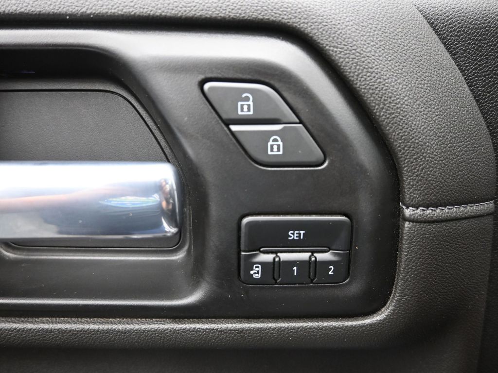 2022 Chevrolet Silverado 3500HD High Country photo 10