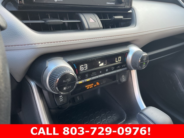 2021 Toyota RAV4 XLE photo 24