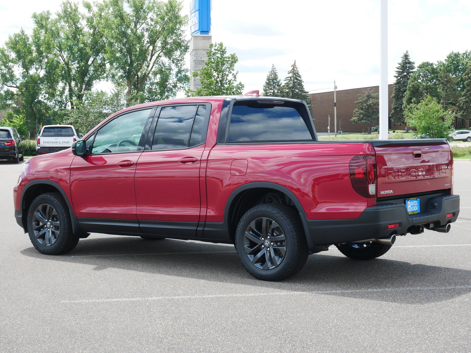 2025 Honda Ridgeline Sport photo 2