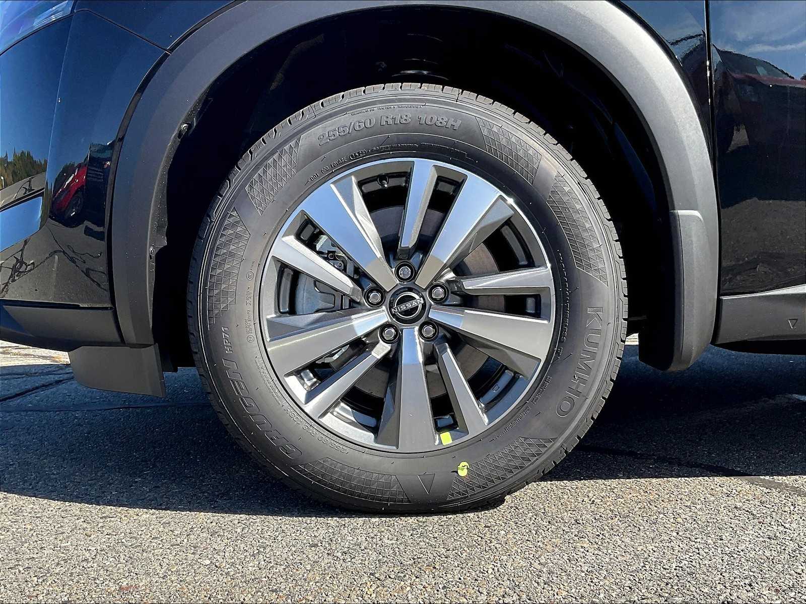 2025 Nissan Pathfinder SL photo 6