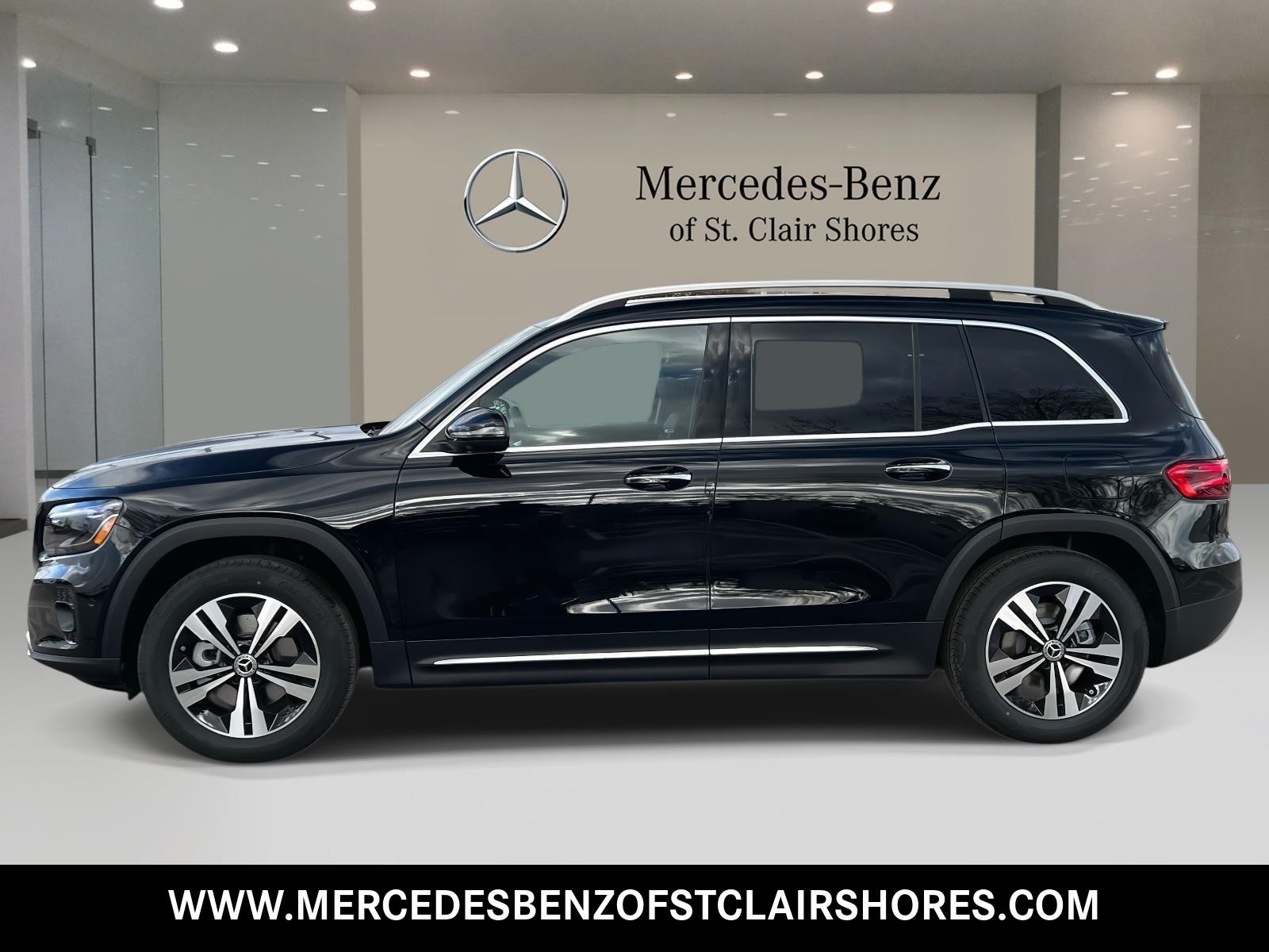 2026 Mercedes Benz GLB 250 4MATIC photo 2