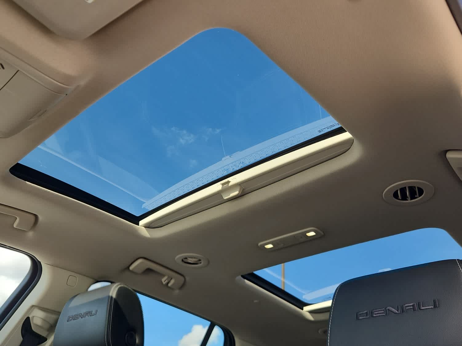 2023 Gmc Acadia Denali photo 14