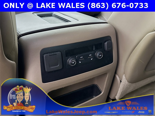 2015 Chevrolet Suburban LTZ photo 23