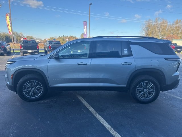 2025 Chevrolet Traverse photo 4