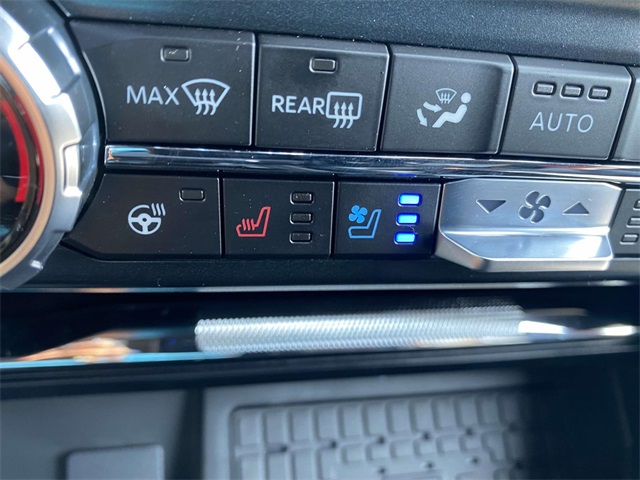 2025 Ford F-150 Lariat photo 17