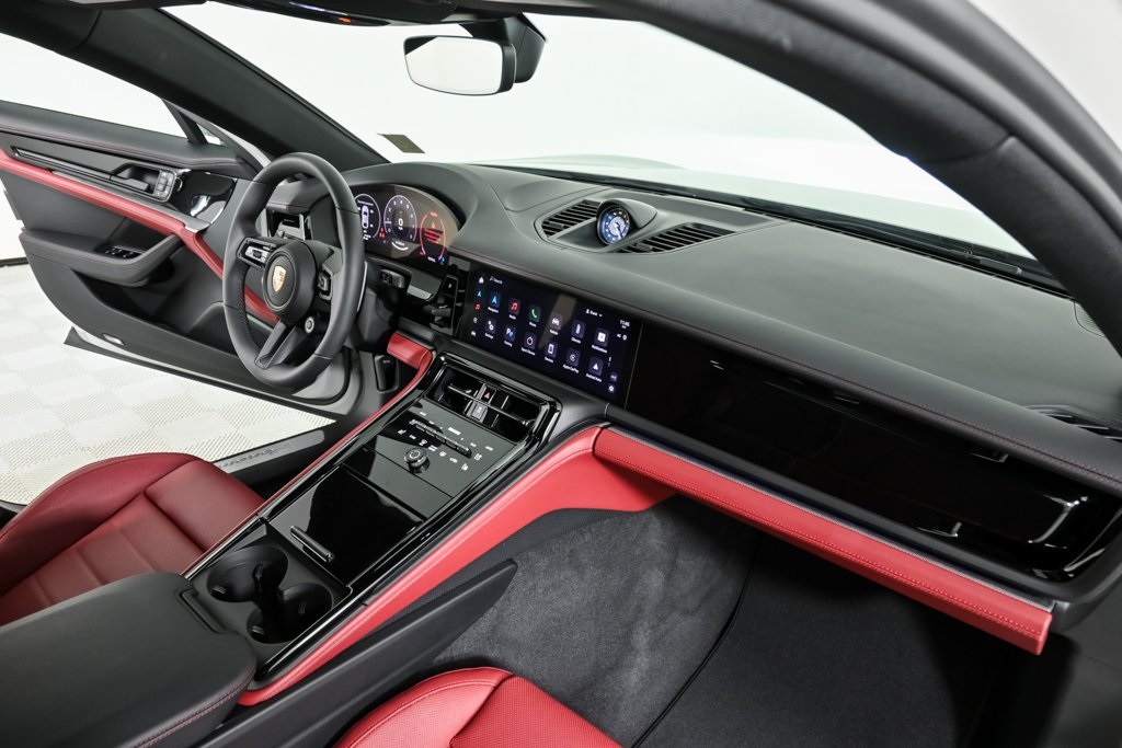 2025 Porsche Panamera Base photo 21