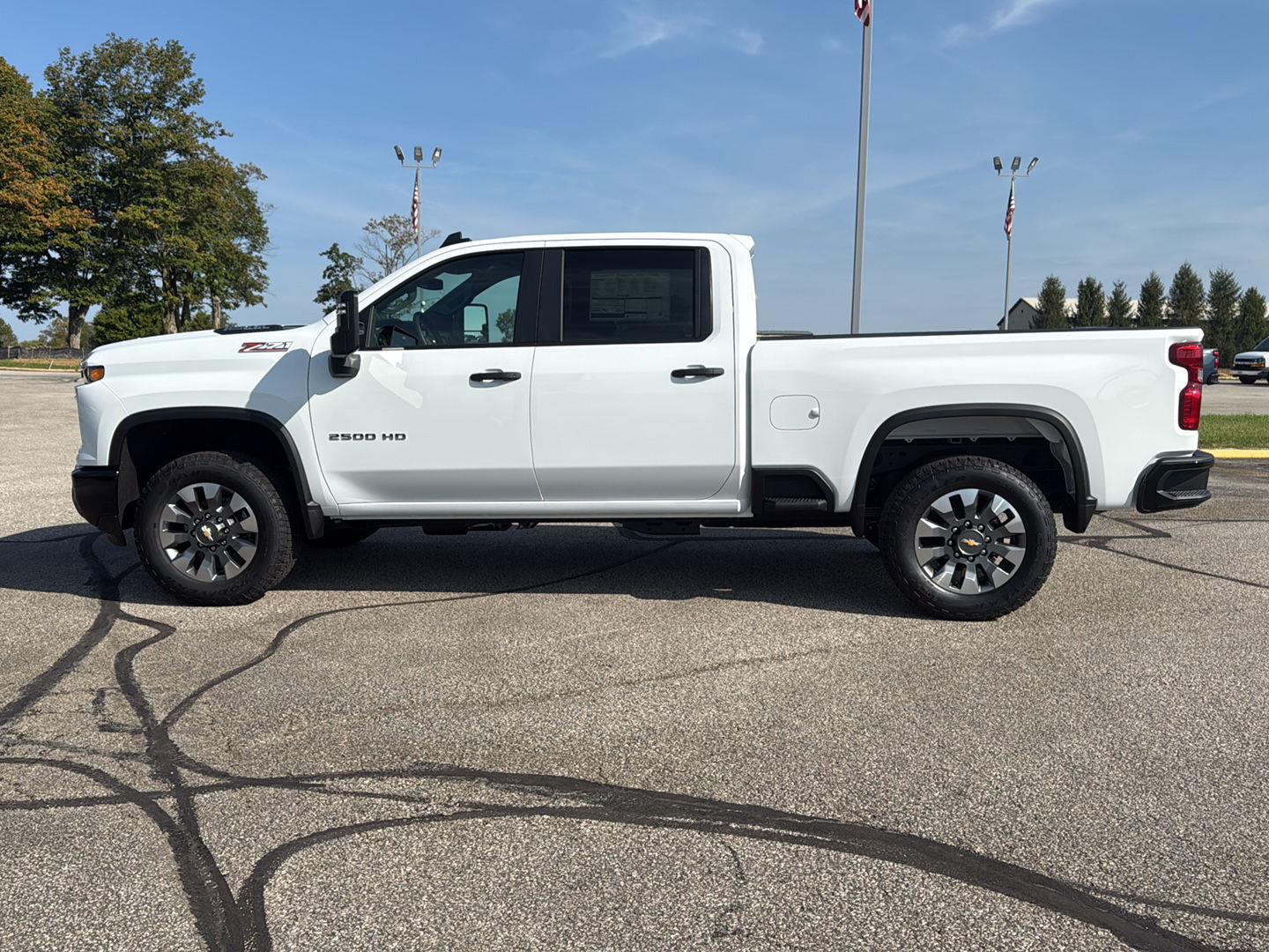2026 Chevrolet Silverado 2500HD Custom photo 3
