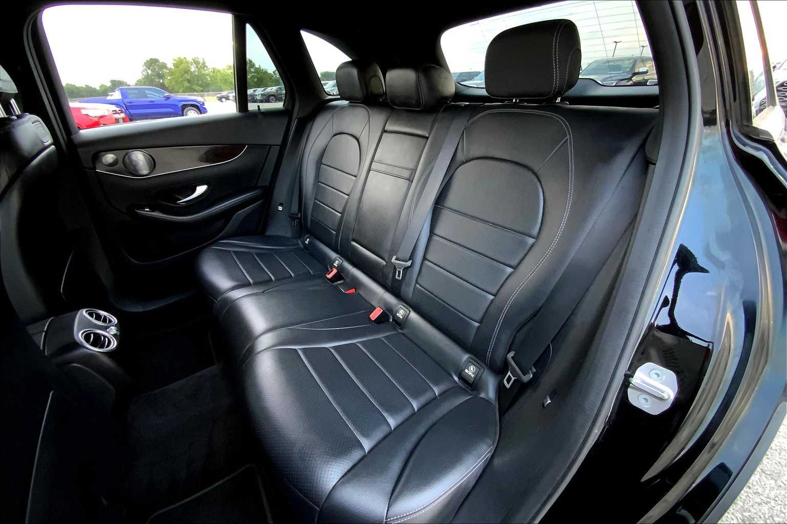 2018 Mercedes Benz GLC 300 photo 18