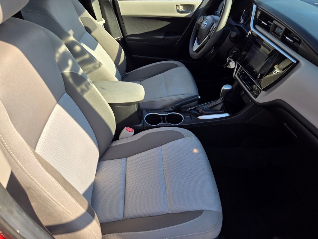 2019 Toyota Corolla LE photo 4