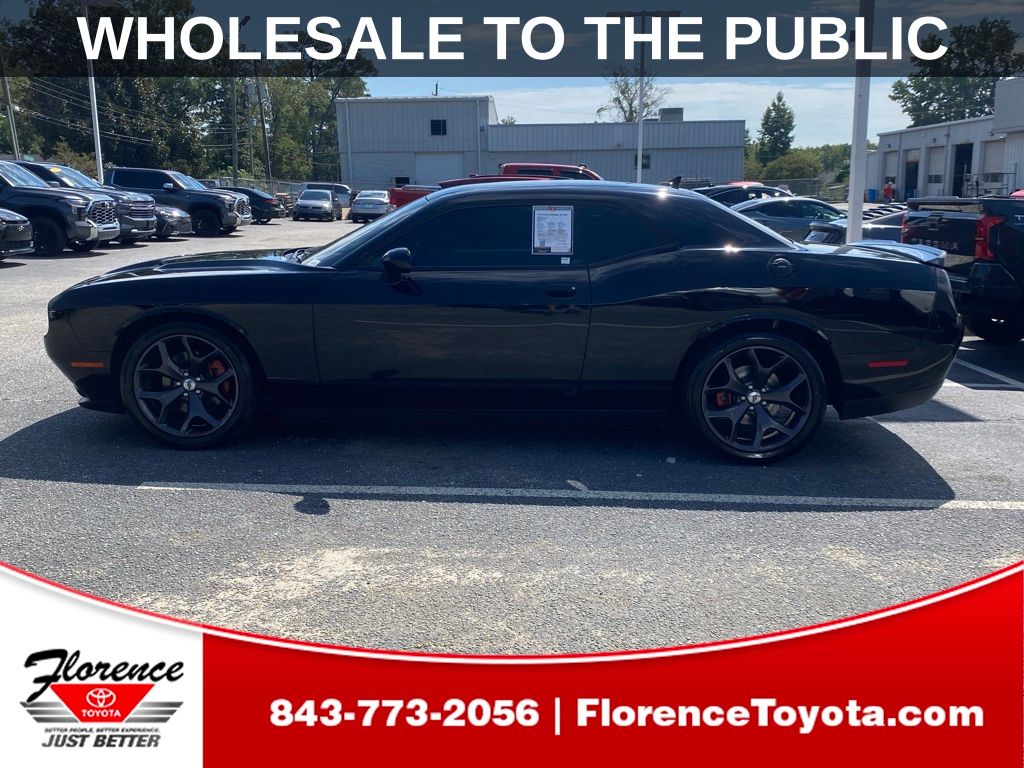 2018 Dodge Challenger SXT Plus photo 3