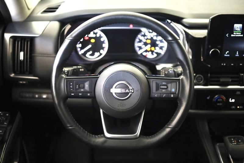 2024 Nissan Pathfinder SL photo 11