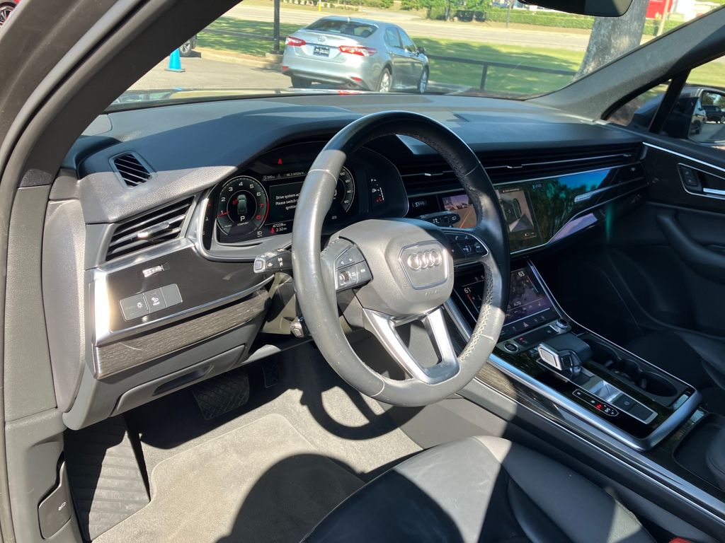 2021 Audi Q7 45 Premium photo 17