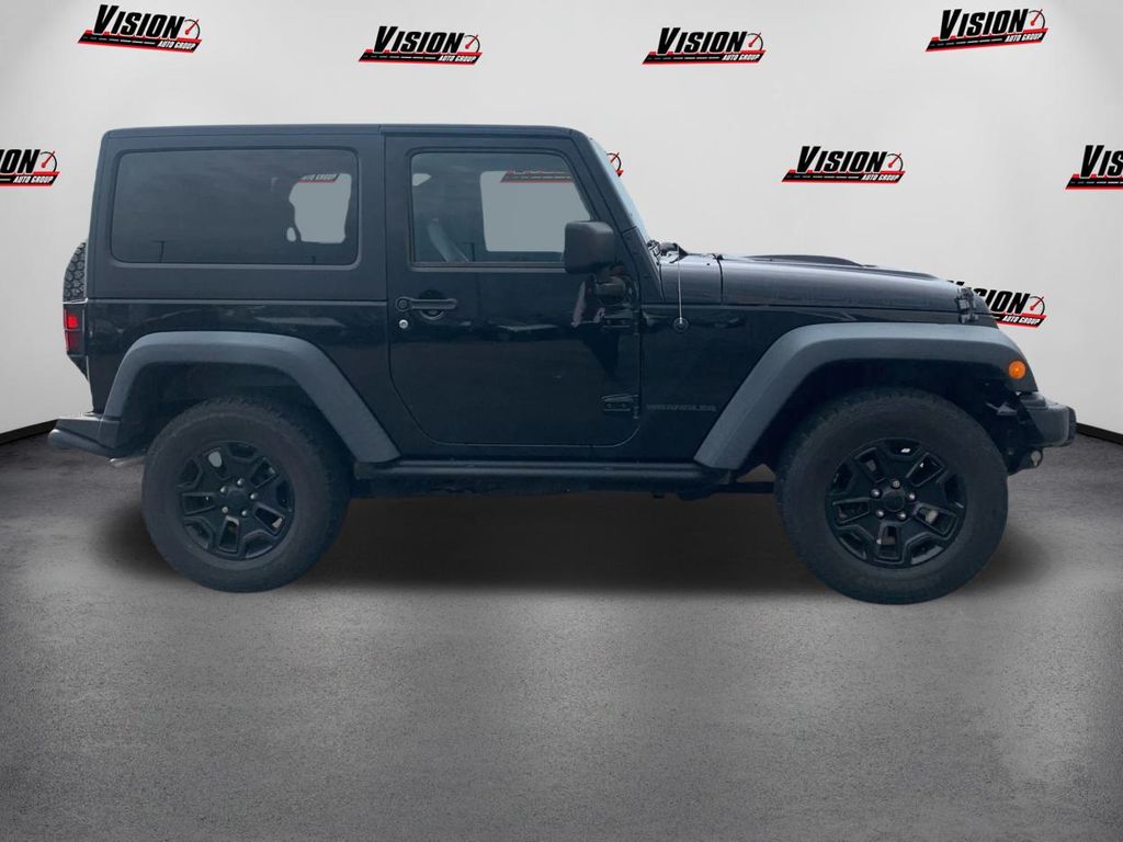 2013 Jeep Wrangler Sahara photo 4