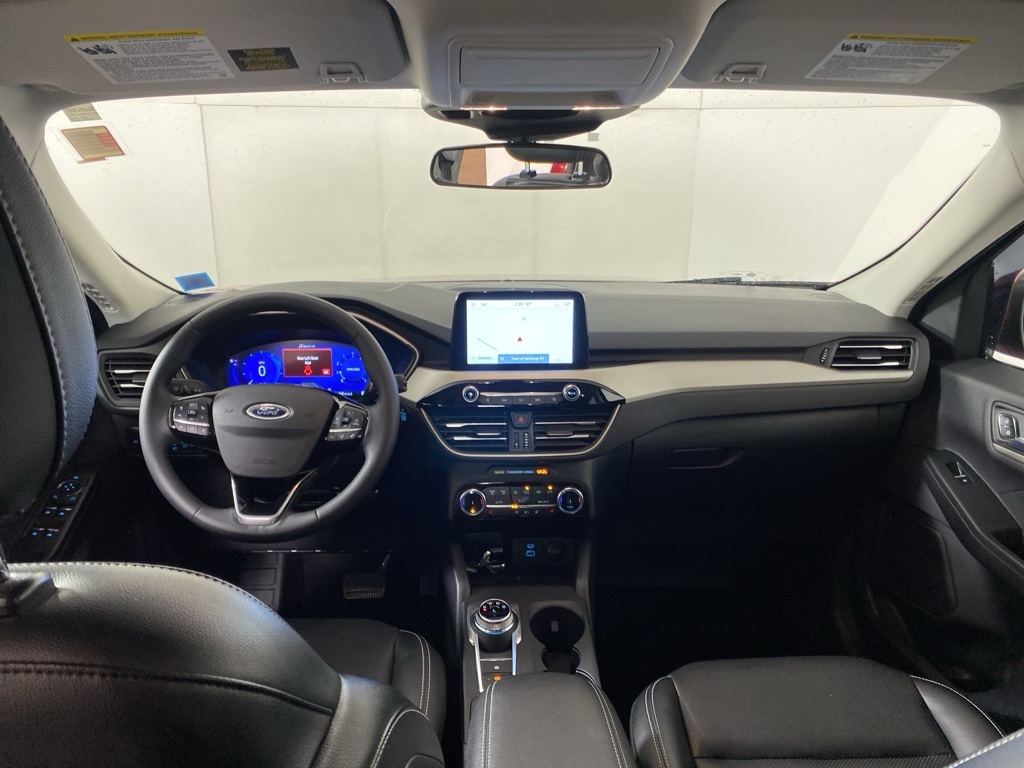 2022 Ford Escape SEL photo 2