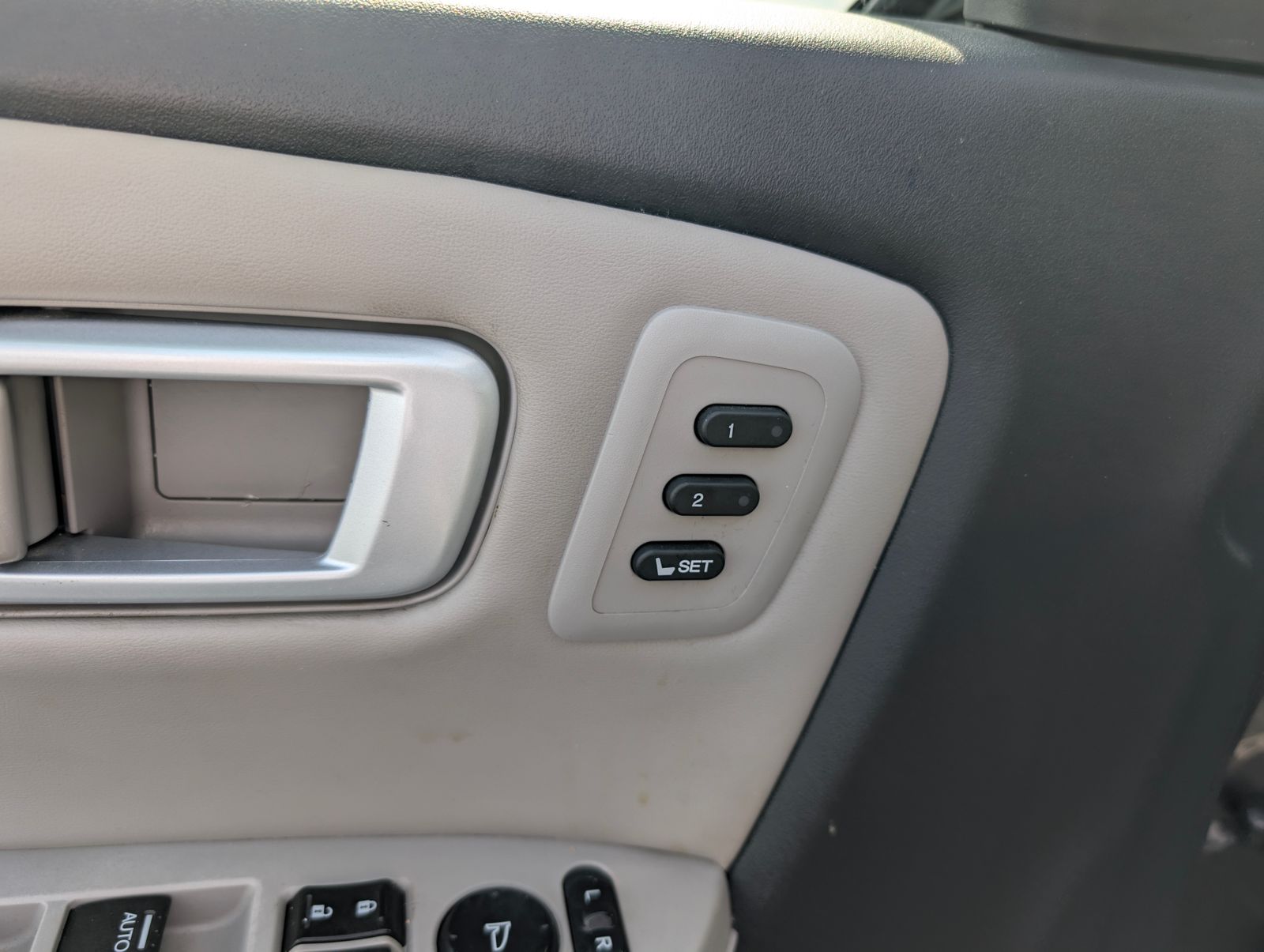 2011 Honda Pilot Touring photo 13