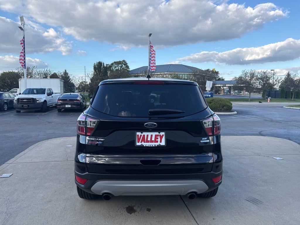 2017 Ford Escape SE photo 4