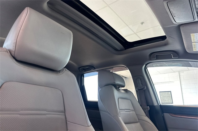 2020 Honda CR-V Hybrid Touring photo 17