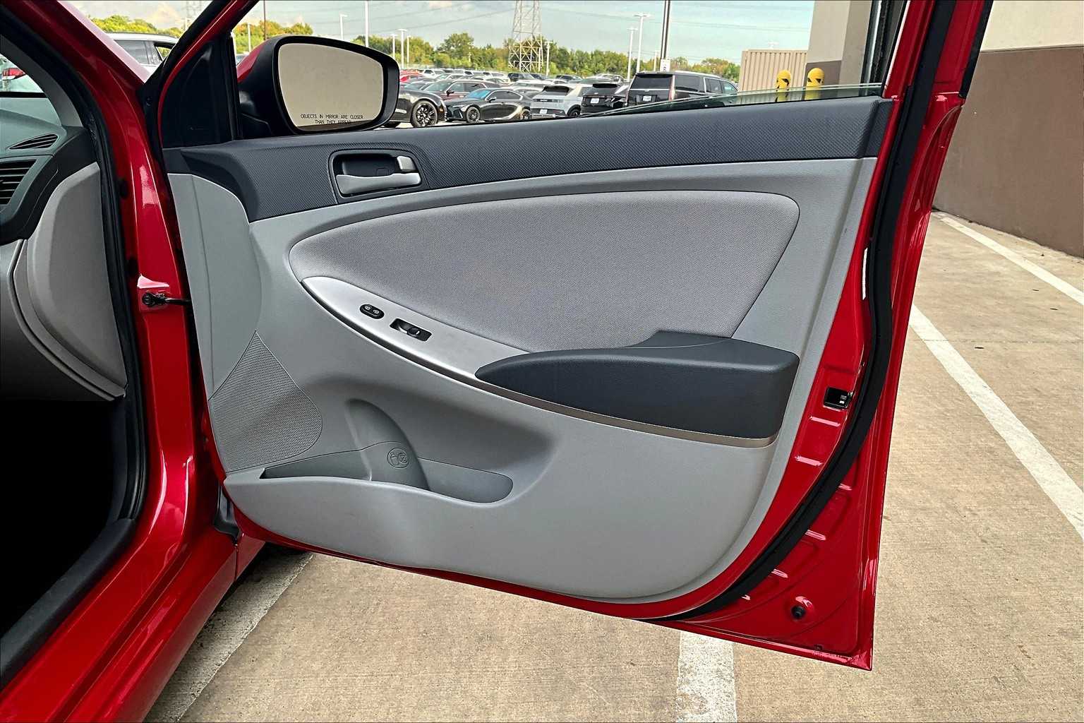 2016 Hyundai Accent SE photo 21