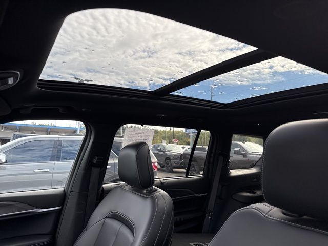 2025 Jeep Grand Cherokee Limited photo 3
