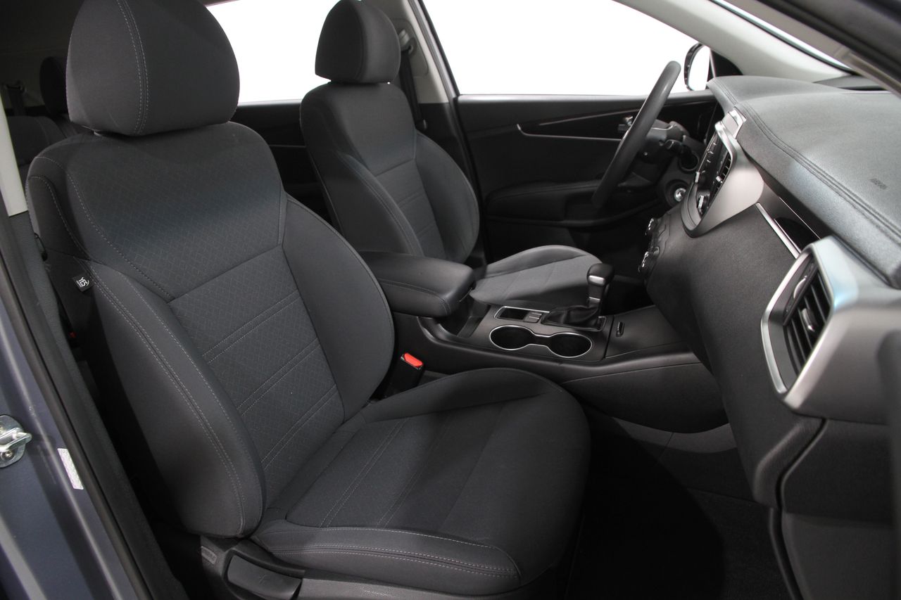 2020 Kia Sorento LX photo 15