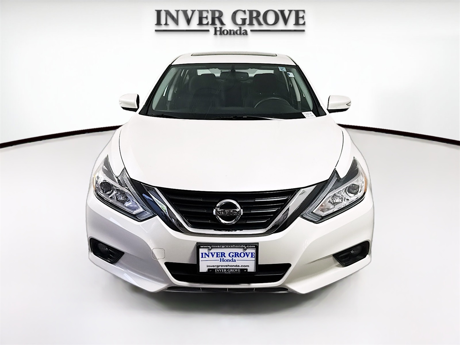 Used 2017 Nissan Altima SV with VIN 1N4AL3APXHC492772 for sale in Inver Grove Heights, Minnesota