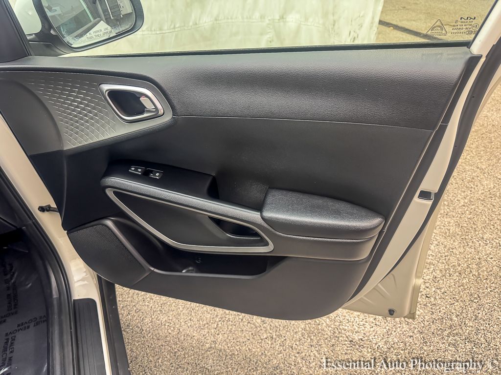 2022 KIA SOUL - Image 23