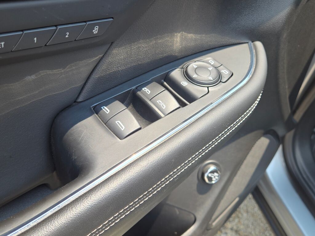 2023 Buick Envision Essence photo 25