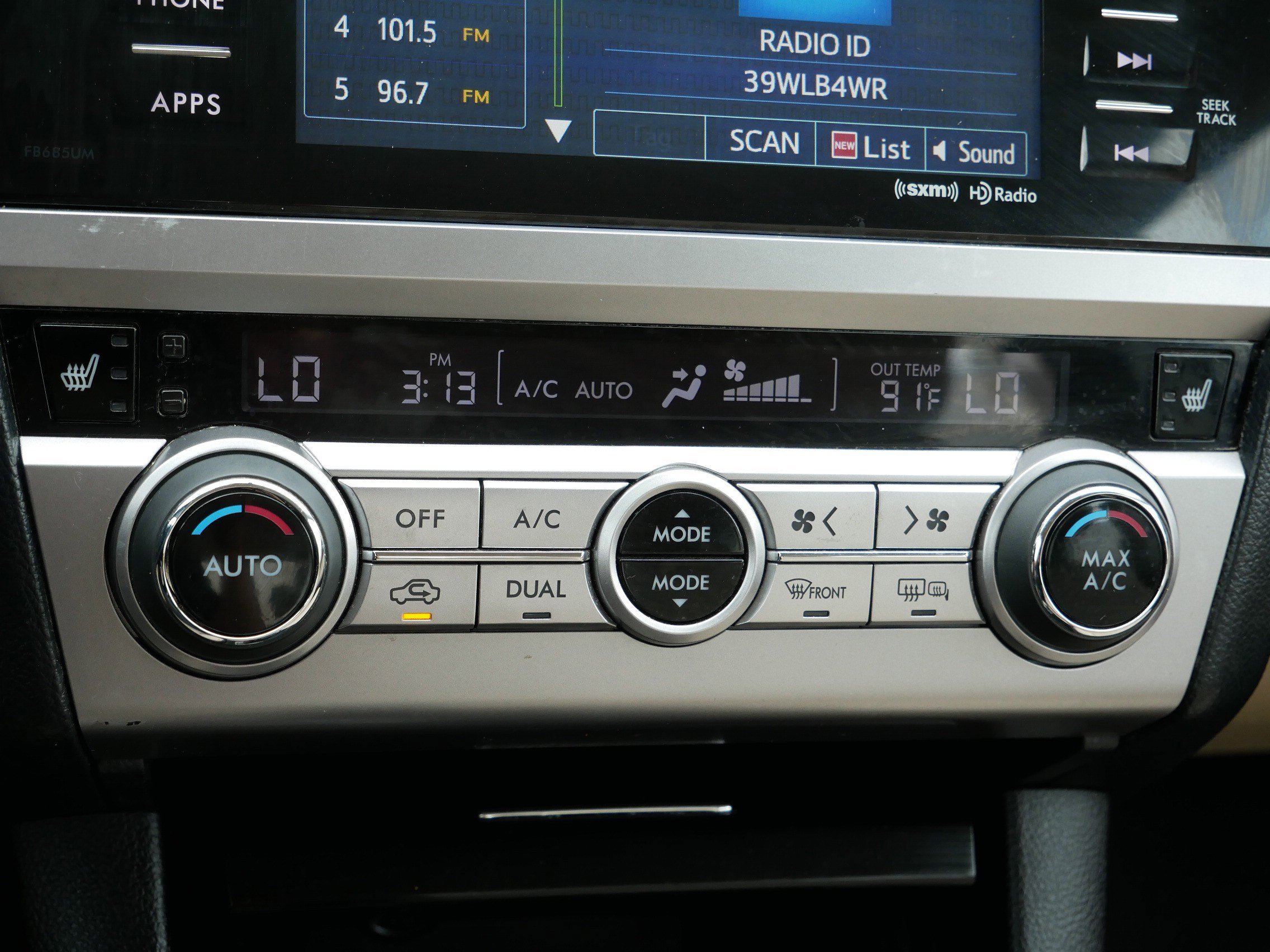 2016 Subaru Legacy 2.5i Premium photo 22