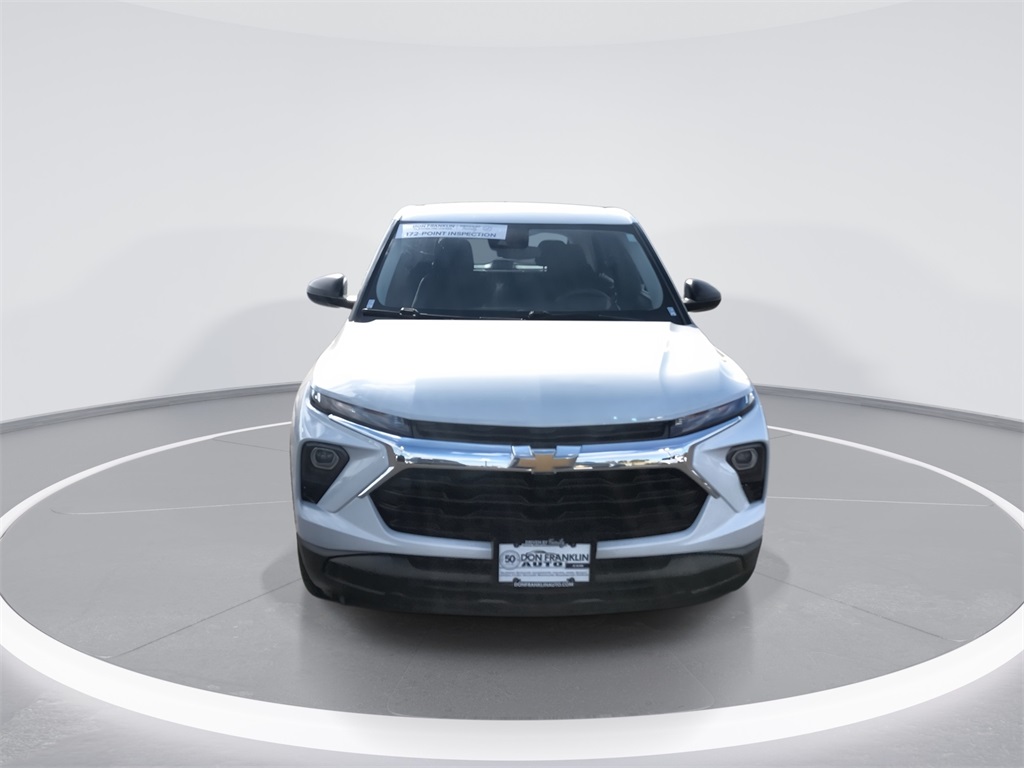 2024 Chevrolet Trailblazer LS photo 2
