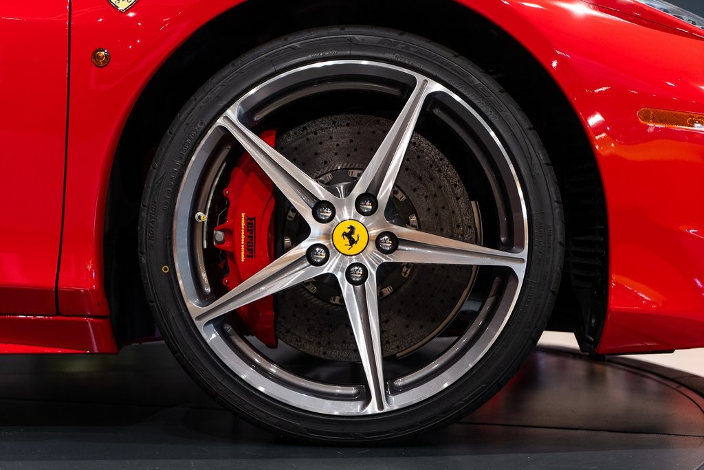 2015 Ferrari 458 Italia Base photo 13