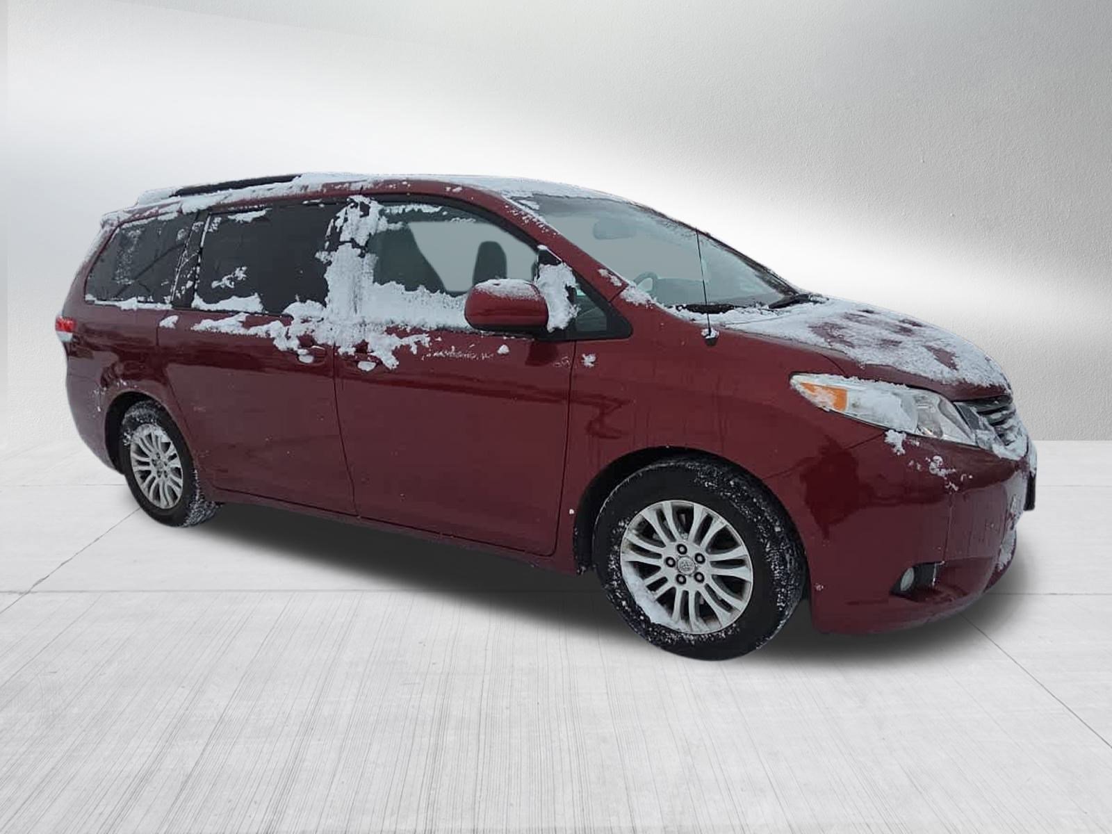Used 2012 Toyota Sienna XLE with VIN 5TDYK3DC6CS215399 for sale in Vadnais Heights, Minnesota