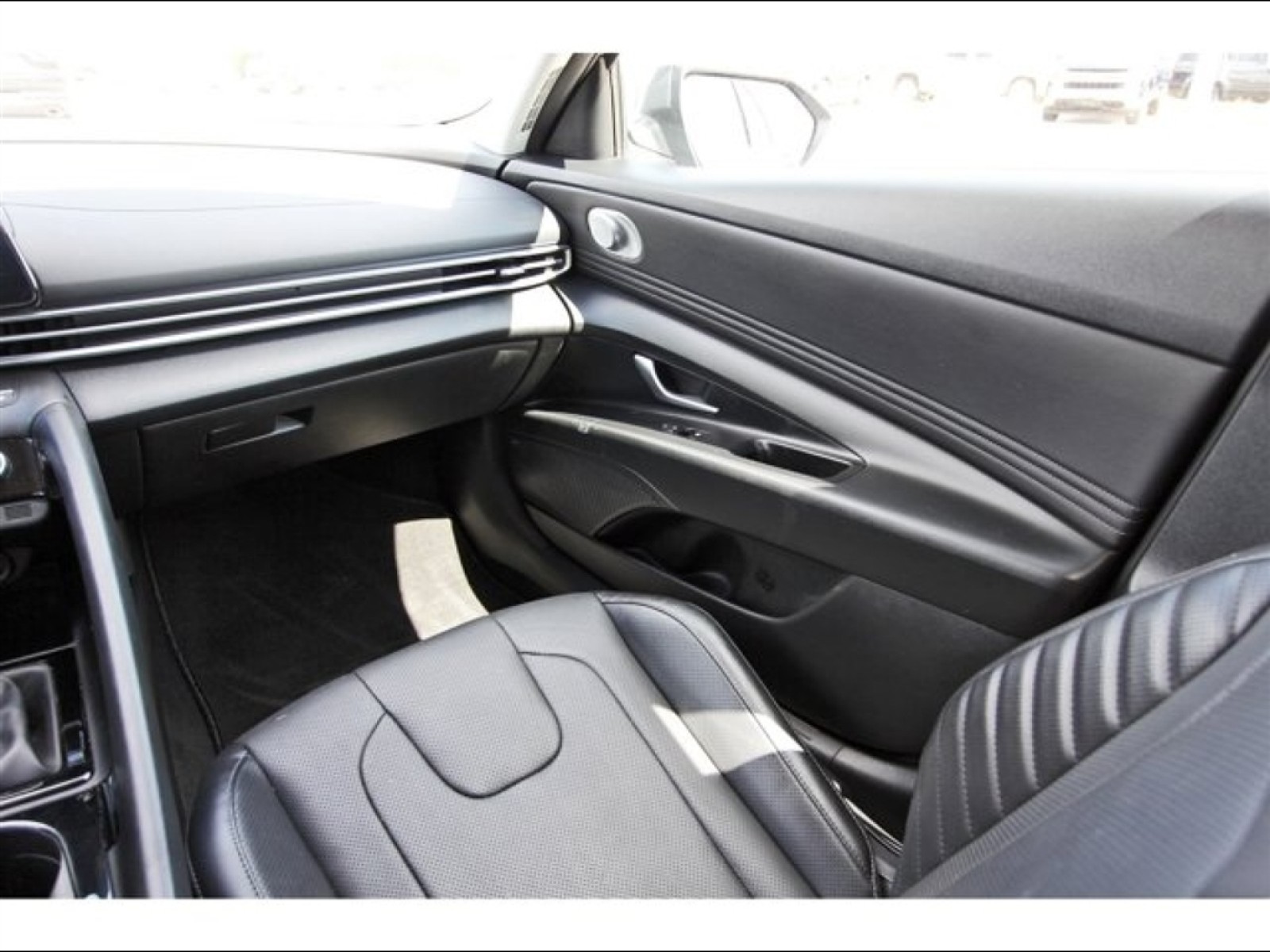 2023 Hyundai Elantra Limited - 11