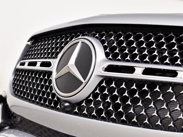 2026 Mercedes Benz GLE 450 4MATIC photo 3