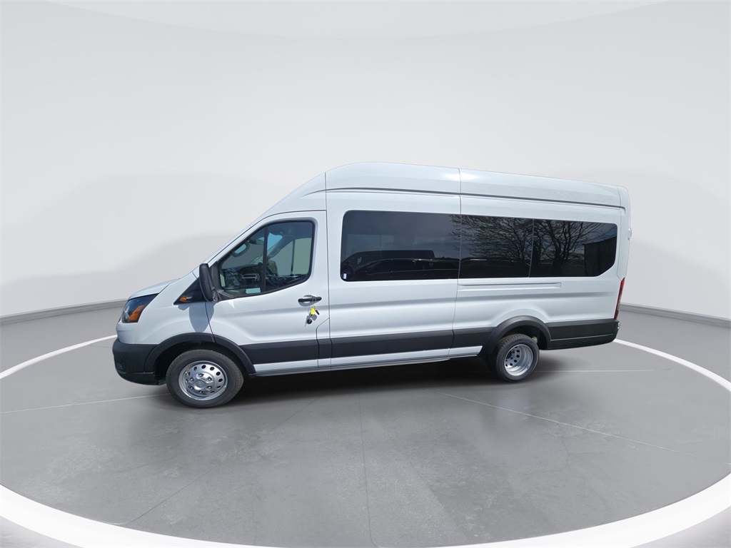 2025 Ford Transit Passenger XL photo 4