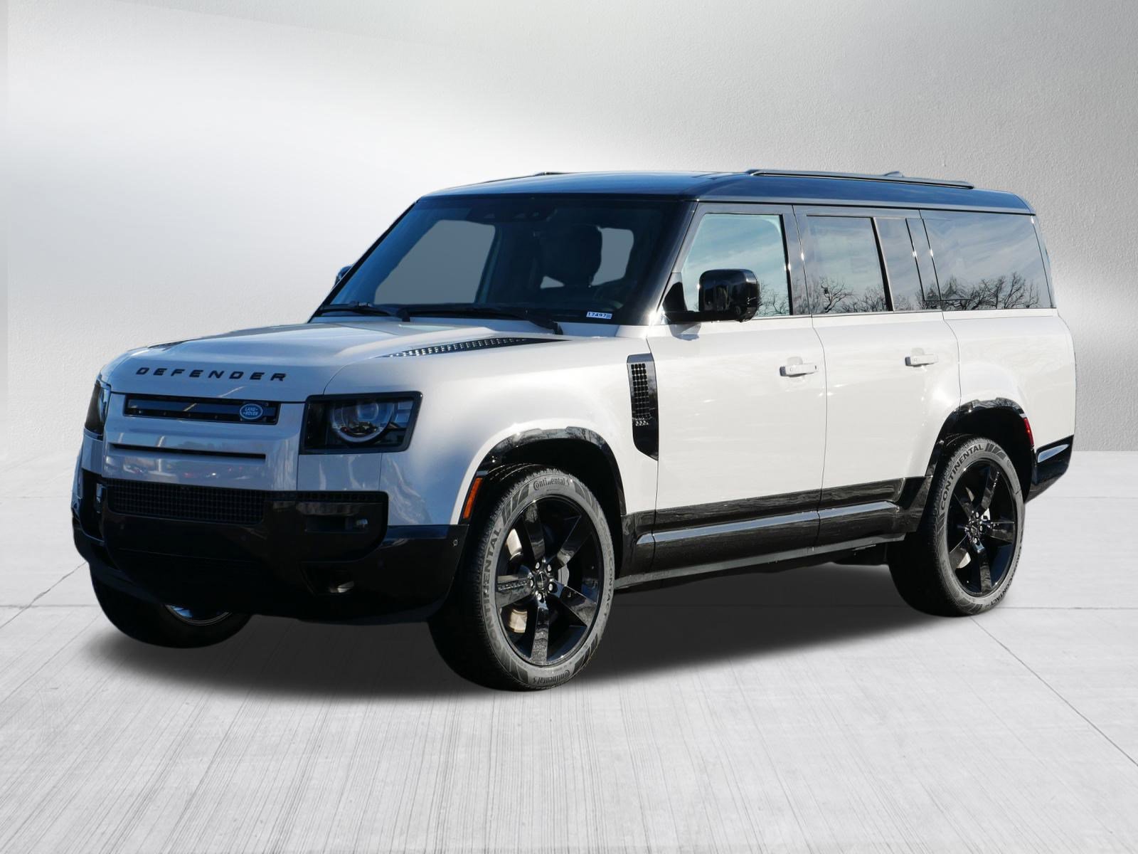 2026 Land Rover Defender X-Dynamic SE's photo