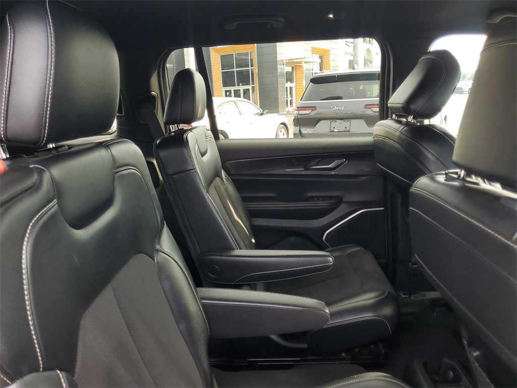 2022 Jeep Grand Cherokee Altitude photo 30