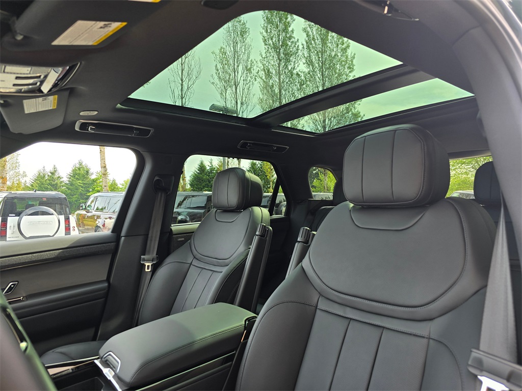 2025 Land Rover Range Rover Sport SE photo 20