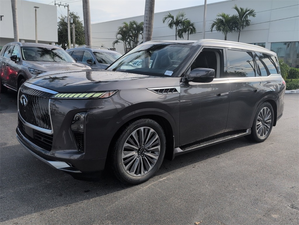 2026 Infiniti QX80 Luxe photo 4