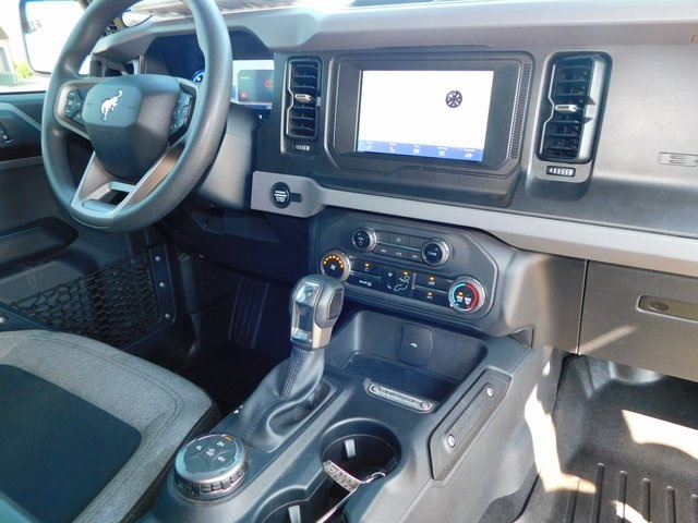 2023 Ford Bronco Base photo 18