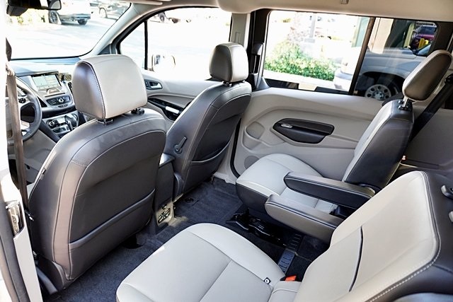 2018 Ford Transit Connect Titanium photo 19