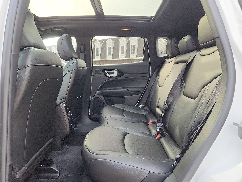 2025 Jeep Compass Limited photo 2