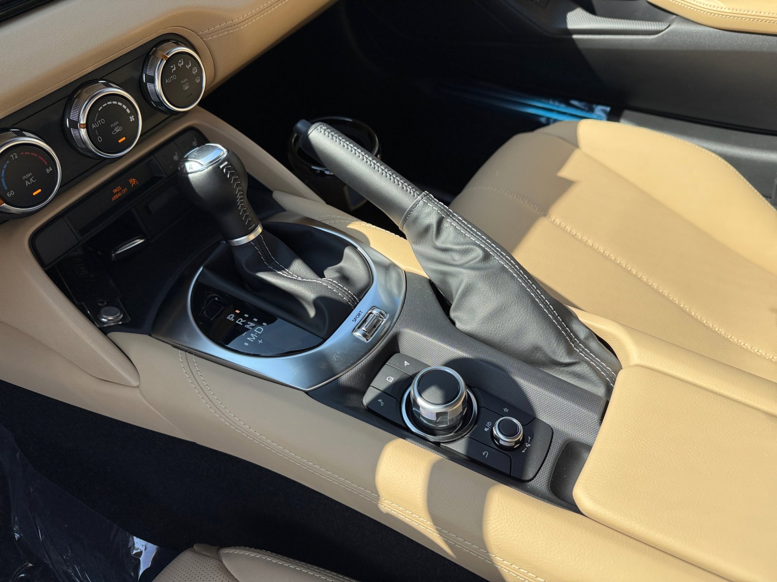 2025 Mazda MX-5 Miata Miata Grand Touring photo 13