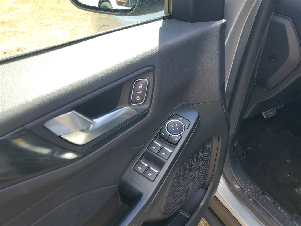 2023 Ford Escape ST-Line photo 11